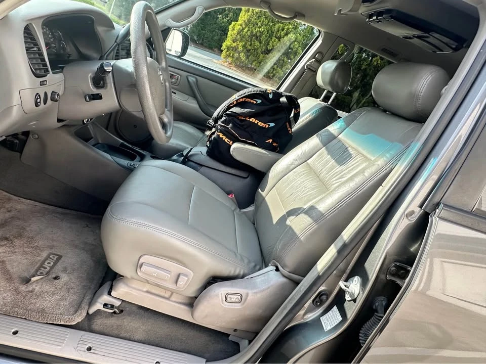 2004 Toyota Sequoia 1st Gen - Image 10 of 19