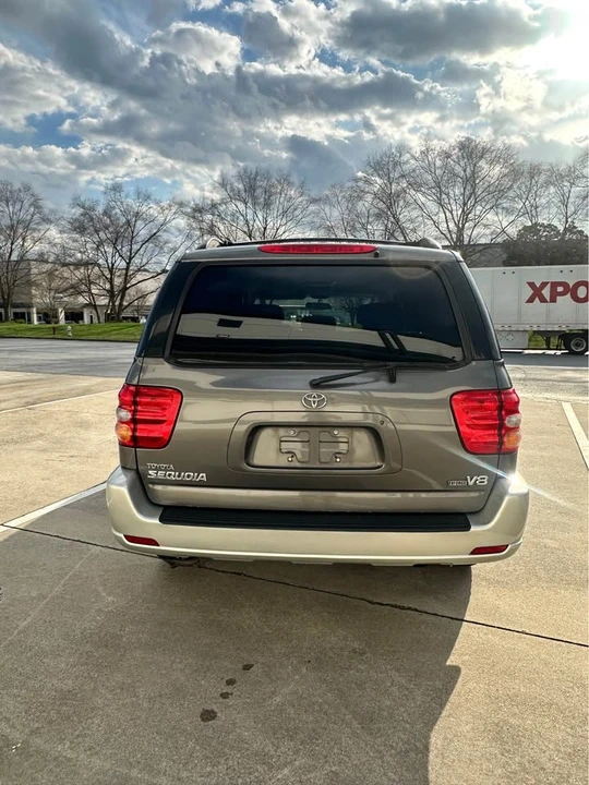 2004 Toyota Sequoia 1st Gen - Image 9 of 19