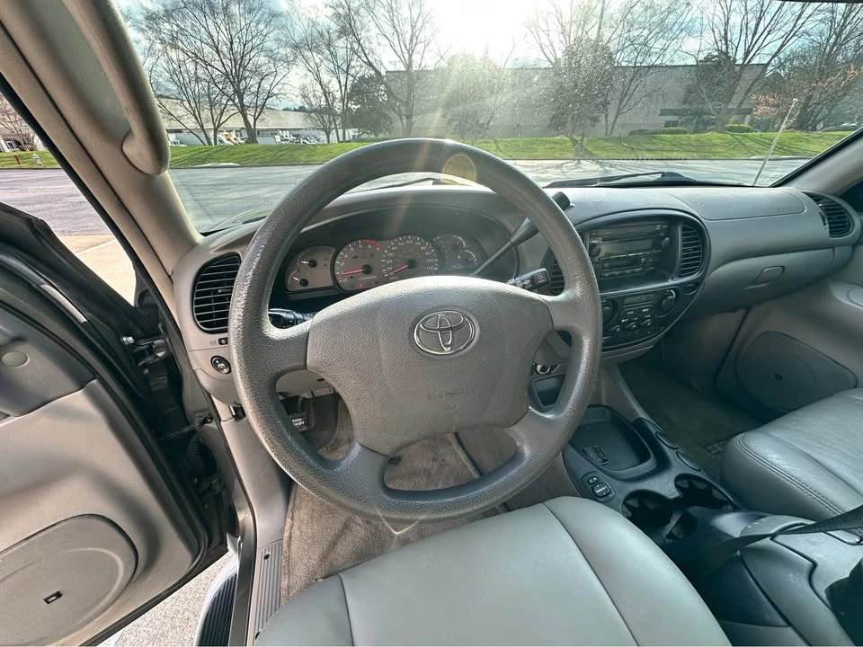 2004 Toyota Sequoia 1st Gen - Image 13 of 19