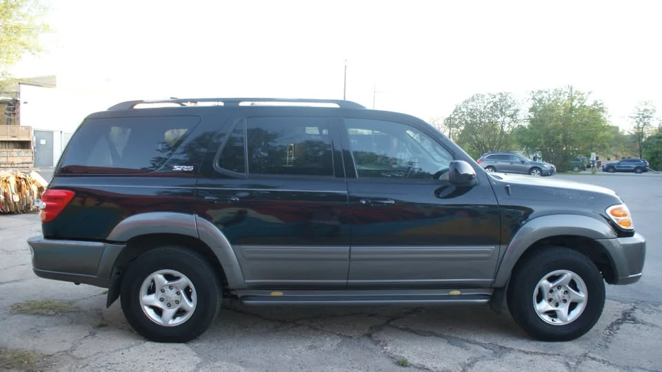 2004 Toyota Sequoia 1st Gen - Image 5 of 20