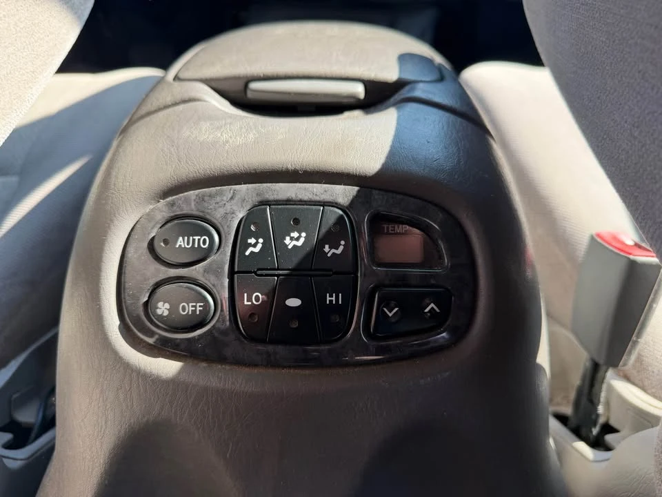 2004 Toyota Sequoia 1st Gen - Image 18 of 20