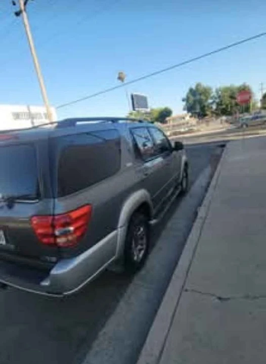 2004 Toyota Sequoia 1st Gen - Image 3 of 12
