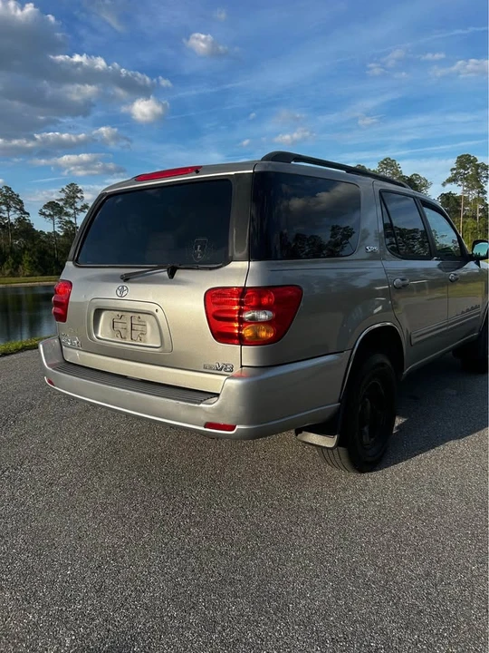 2004 Toyota Sequoia 1st Gen - Image 3 of 9