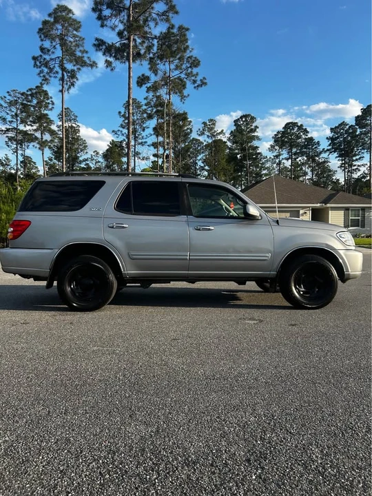 2004 Toyota Sequoia 1st Gen - Image 4 of 9