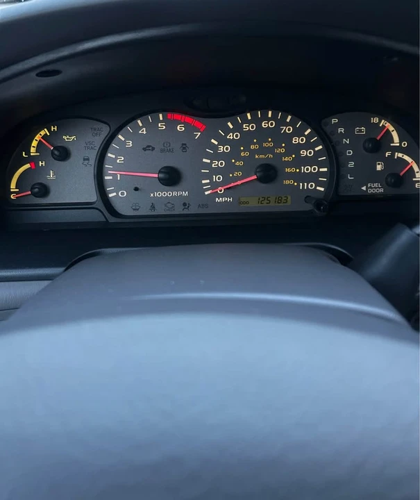 2004 Toyota Sequoia 1st Gen - Image 7 of 9