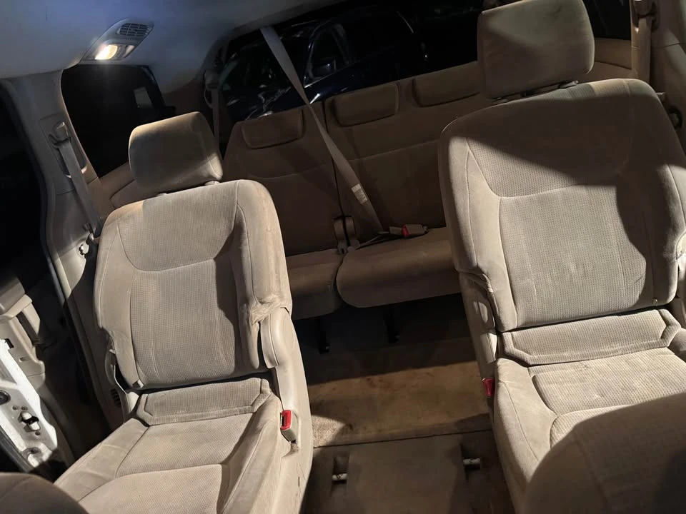 2004 Toyota Sienna 2nd Gen - Image 7 of 9