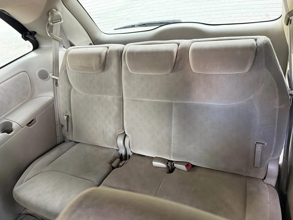 2004 Toyota Sienna 2nd Gen - Image 7 of 9