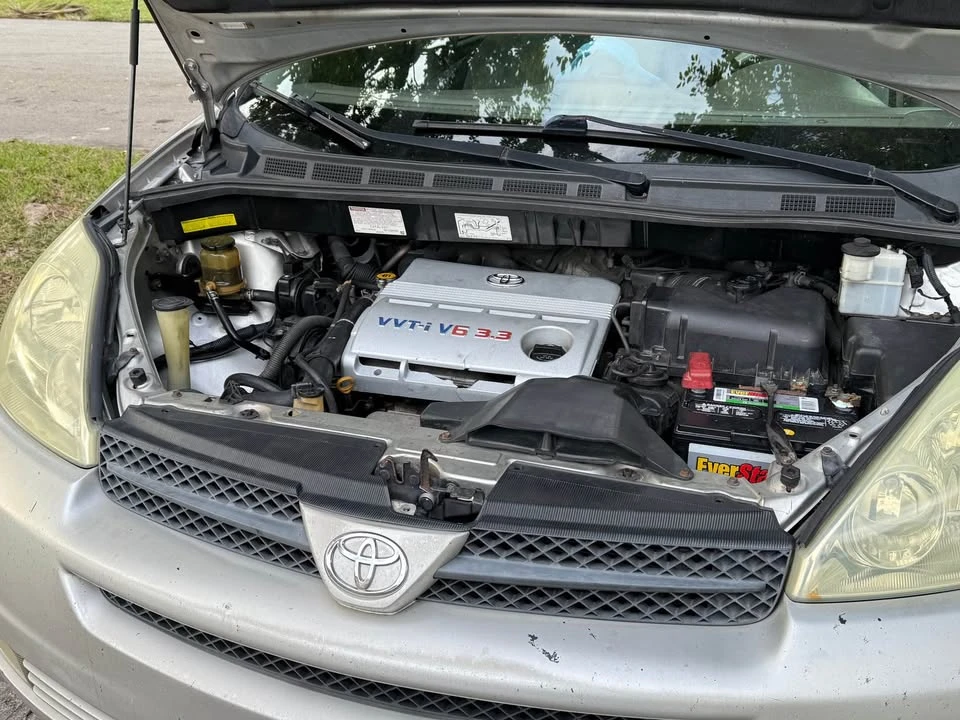 2004 Toyota Sienna 2nd Gen - Image 8 of 9