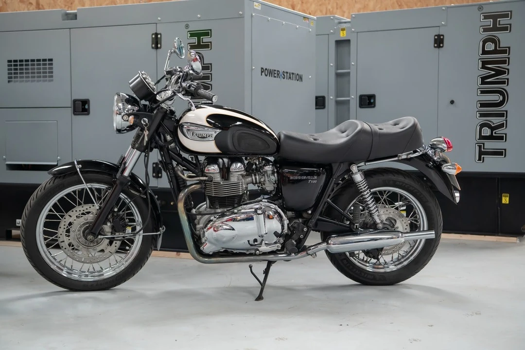 2004 Triumph New Bonneville - Image 2 of 30