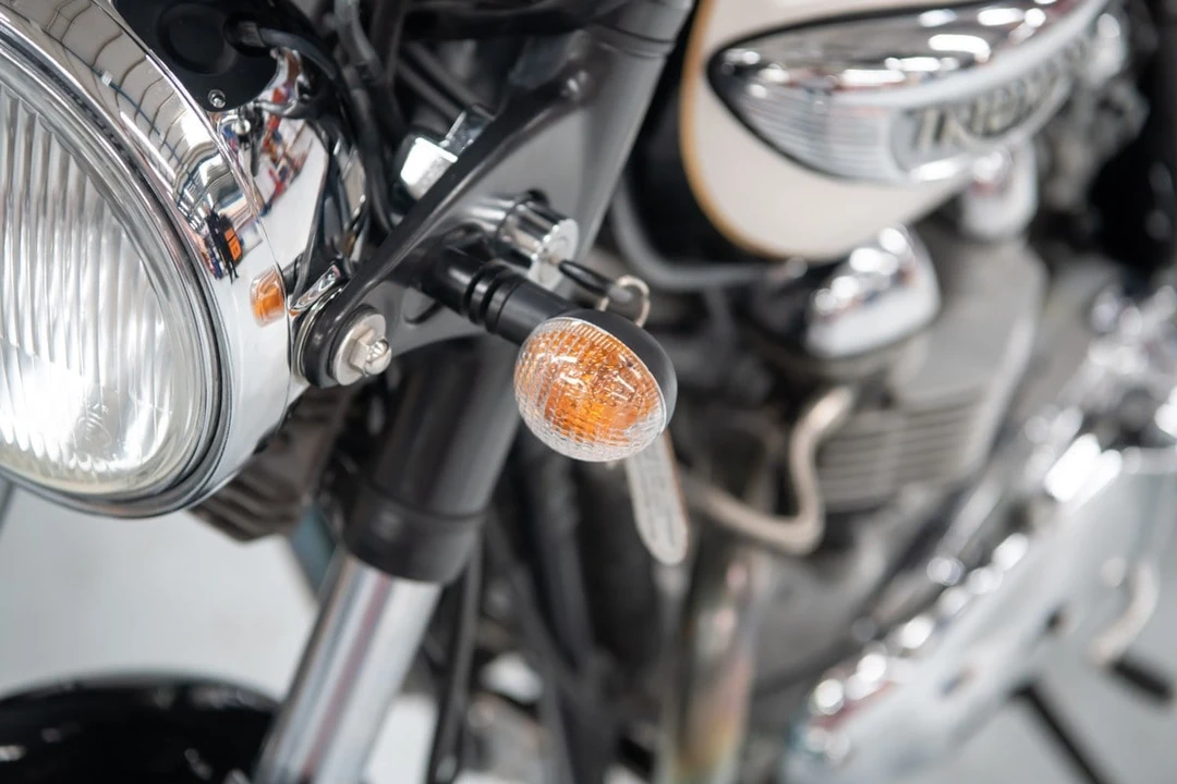 2004 Triumph New Bonneville - Image 24 of 30