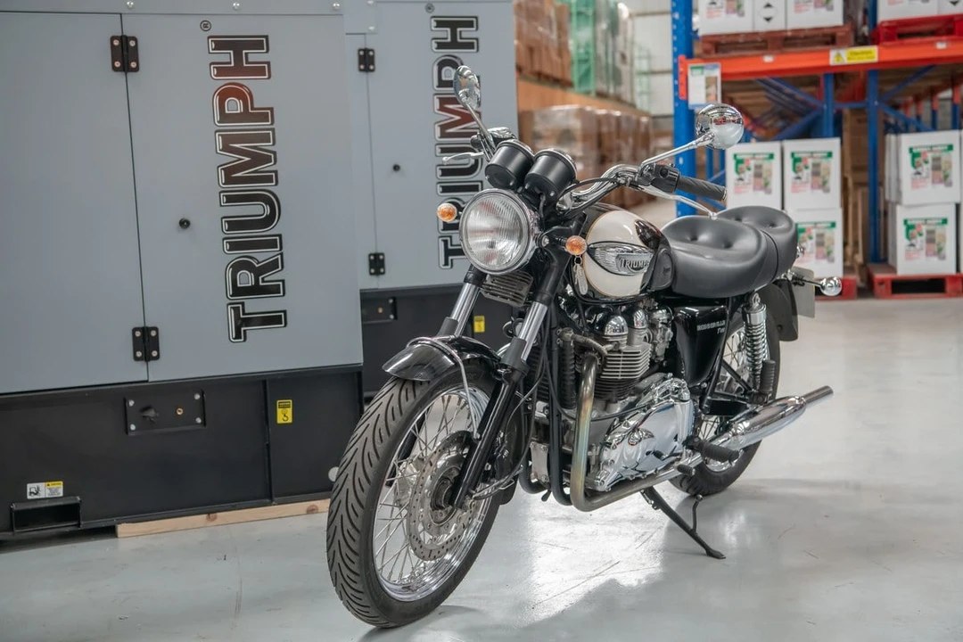 2004 Triumph New Bonneville - Image 4 of 30
