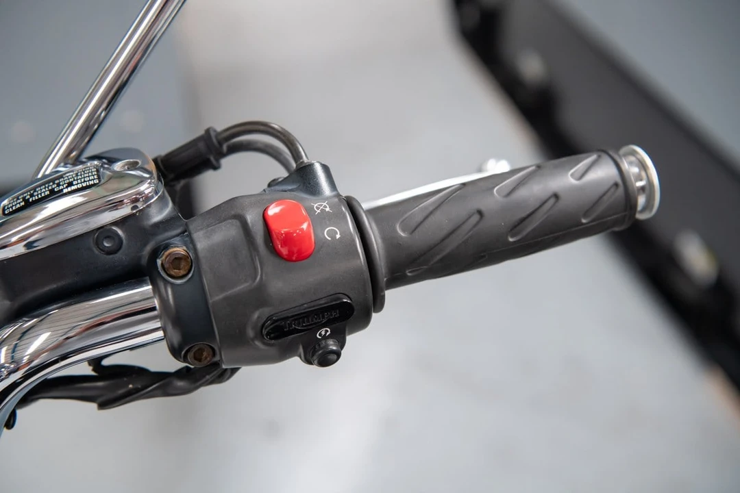 2004 Triumph New Bonneville - Image 13 of 30