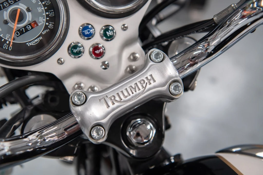 2004 Triumph New Bonneville - Image 12 of 30