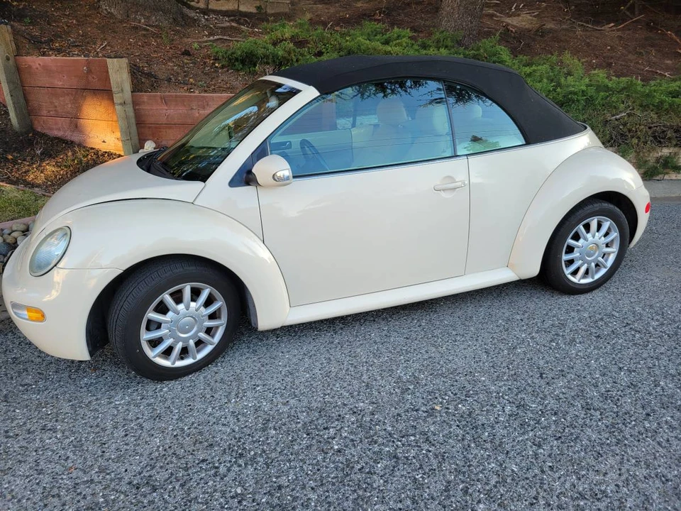 2004 Volkswagen New Beetle - Image 2 of 2