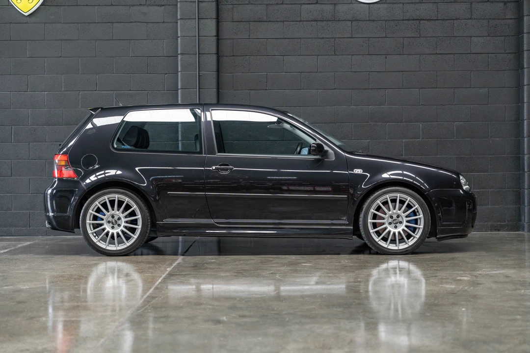 2004 Volkswagen R32 Mk4 - Image 17 of 31