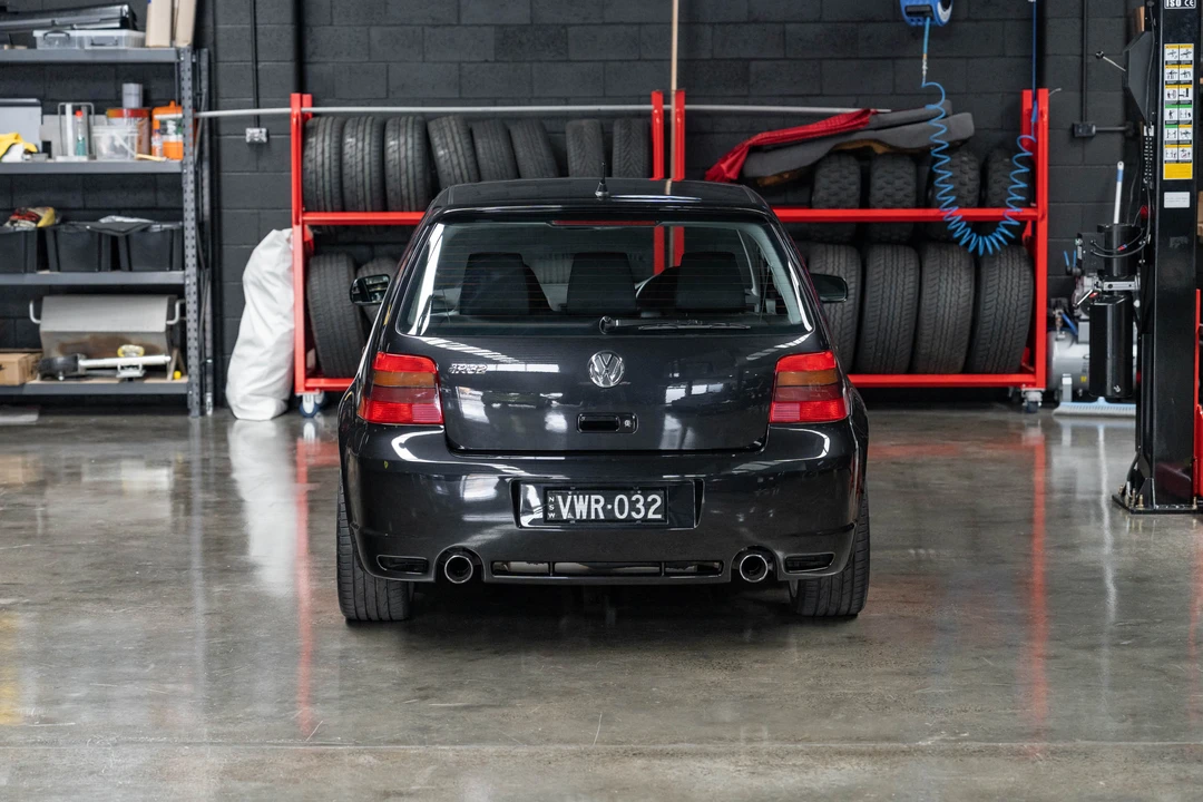 2004 Volkswagen R32 Mk4 - Image 15 of 31