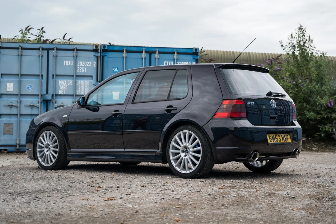 2004 Volkswagen R32 Mk4 - Image 14 of 31