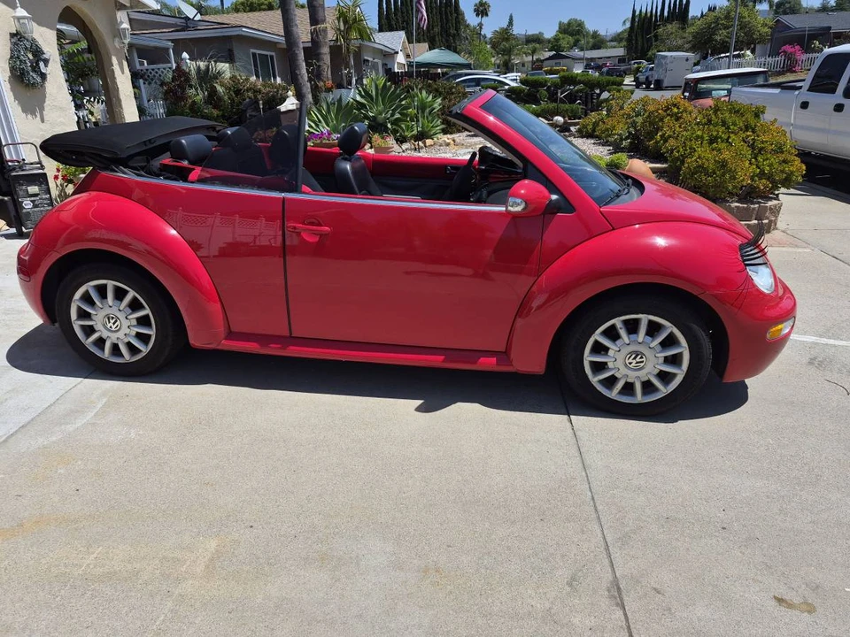 2004 Volkswagen New Beetle - Image 6 of 16