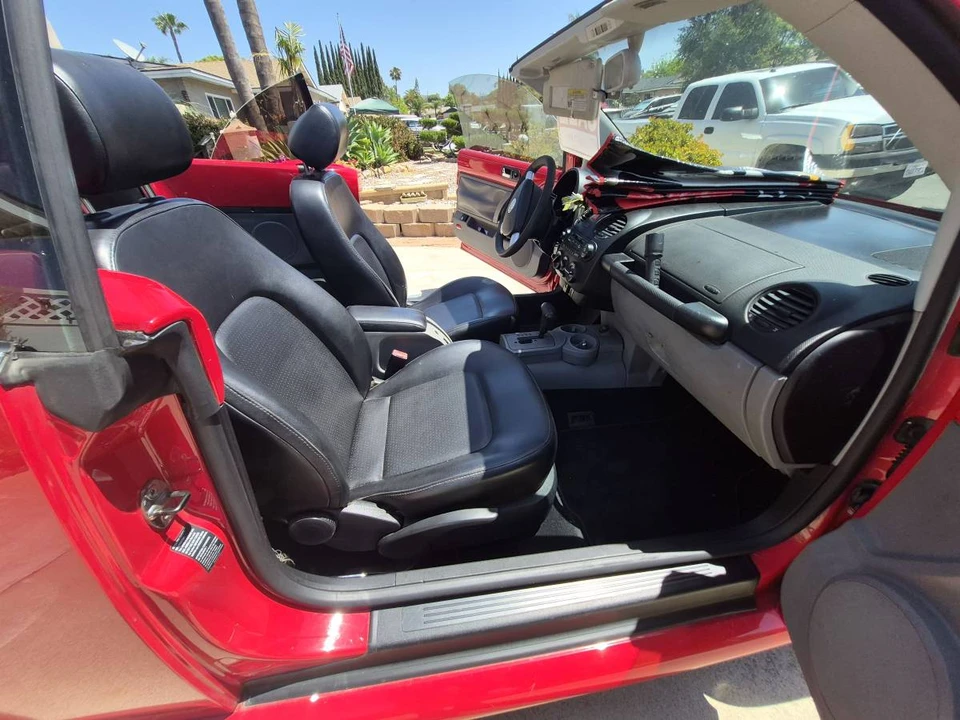 2004 Volkswagen New Beetle - Image 14 of 16