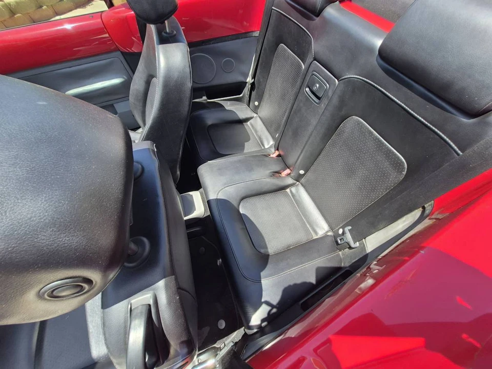 2004 Volkswagen New Beetle - Image 9 of 16