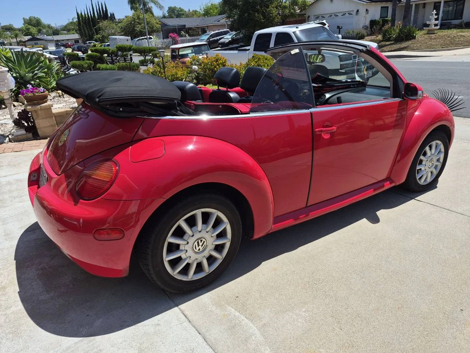 2004 Volkswagen New Beetle - Image 5 of 16