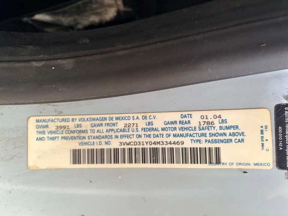 2004 Volkswagen New Beetle - Image 11 of 12