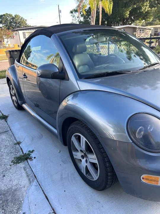 2004 Volkswagen New Beetle - Image 2 of 6