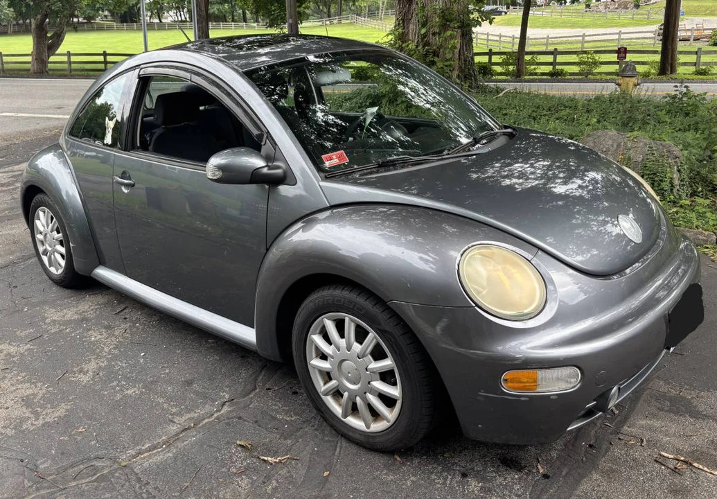 2004 Volkswagen New Beetle - Image 3 of 10