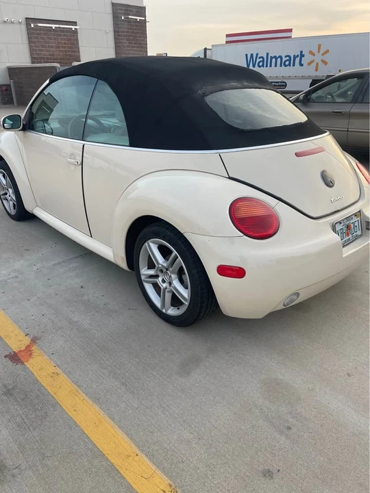 2004 Volkswagen New Beetle - Image 8 of 8