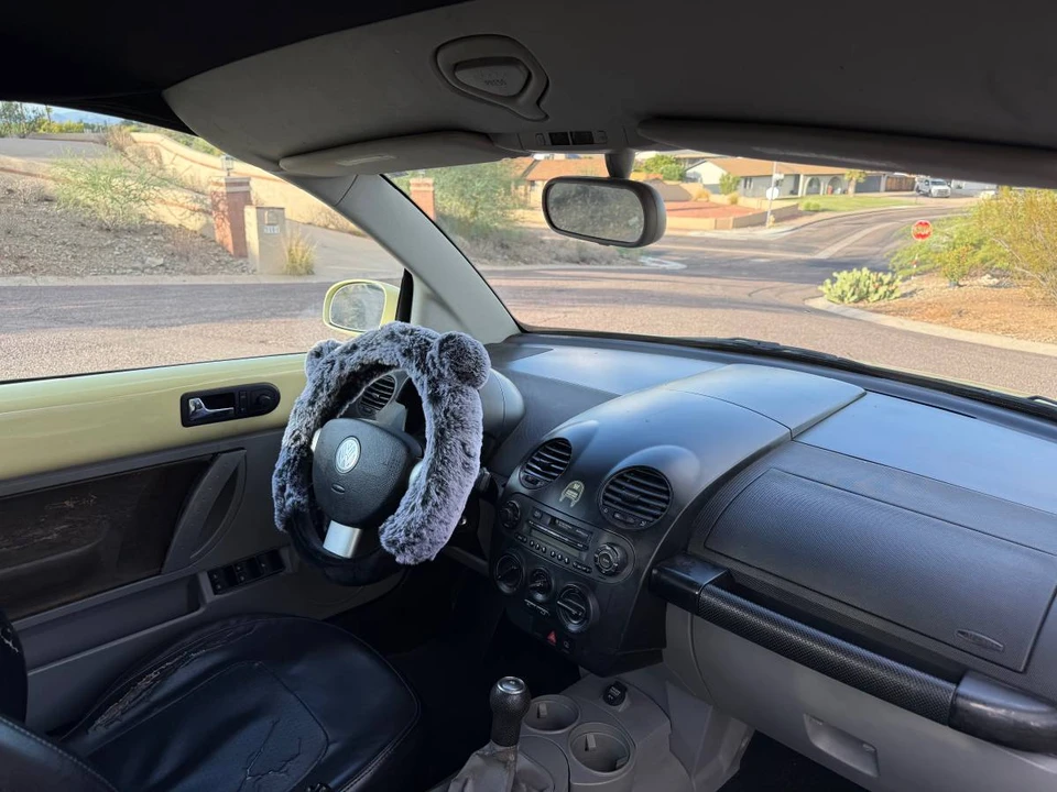 2004 Volkswagen New Beetle - Image 10 of 14