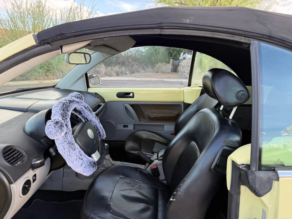 2004 Volkswagen New Beetle - Image 12 of 14