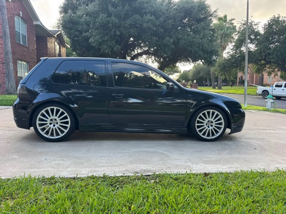 2004 Volkswagen R32 Mk4 - Image 2 of 10