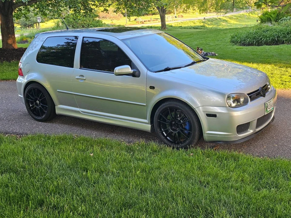 2004 Volkswagen R32 Mk4 - Image 10 of 23
