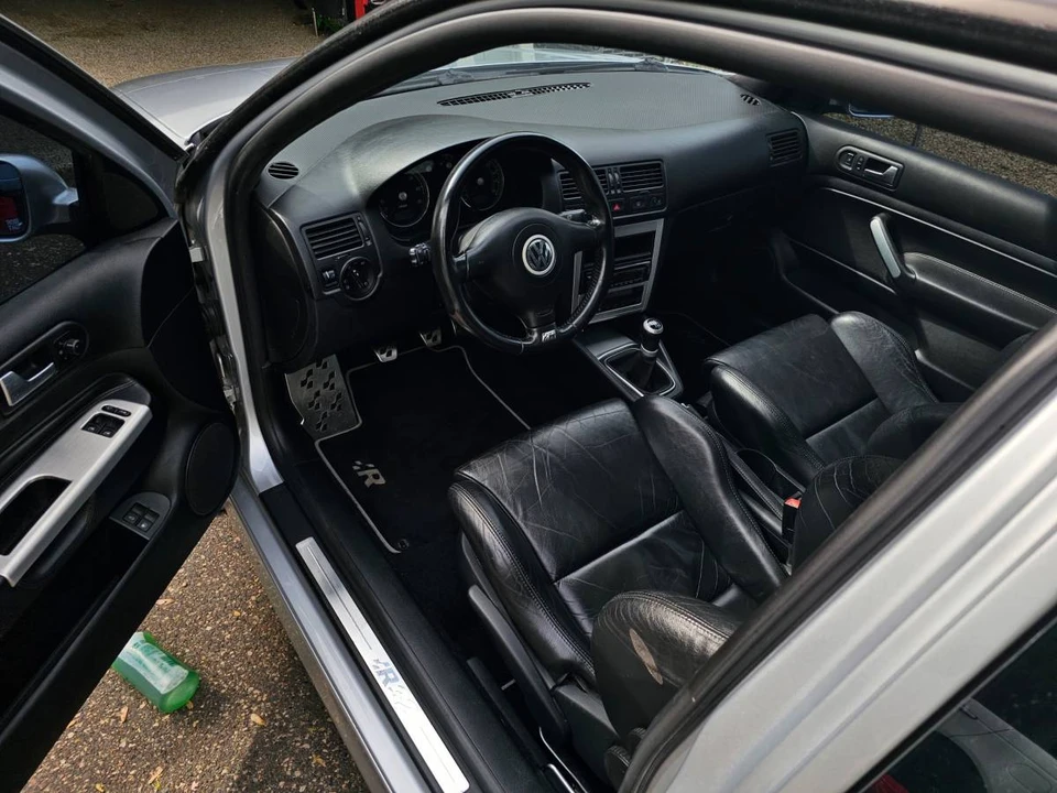 2004 Volkswagen R32 Mk4 - Image 12 of 23
