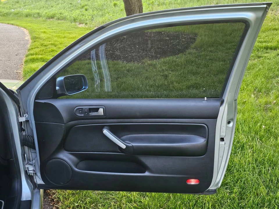 2004 Volkswagen R32 Mk4 - Image 18 of 23