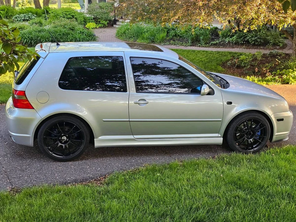 2004 Volkswagen R32 Mk4 - Image 9 of 23