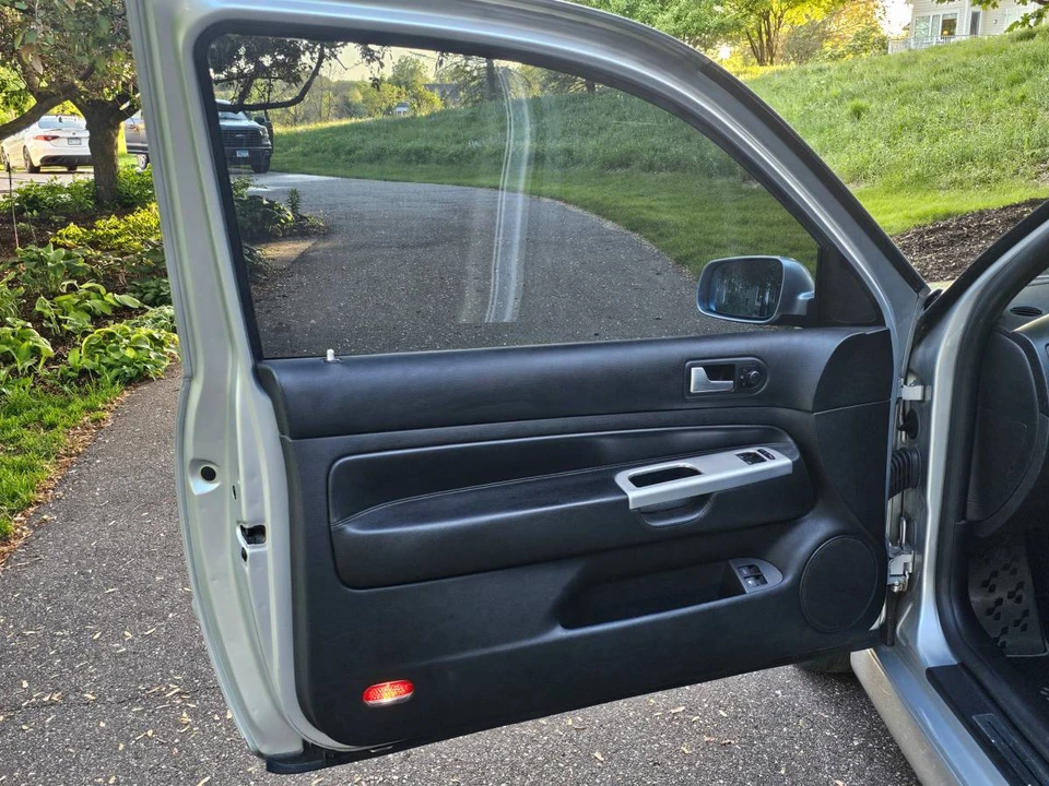 2004 Volkswagen R32 Mk4 - Image 17 of 23