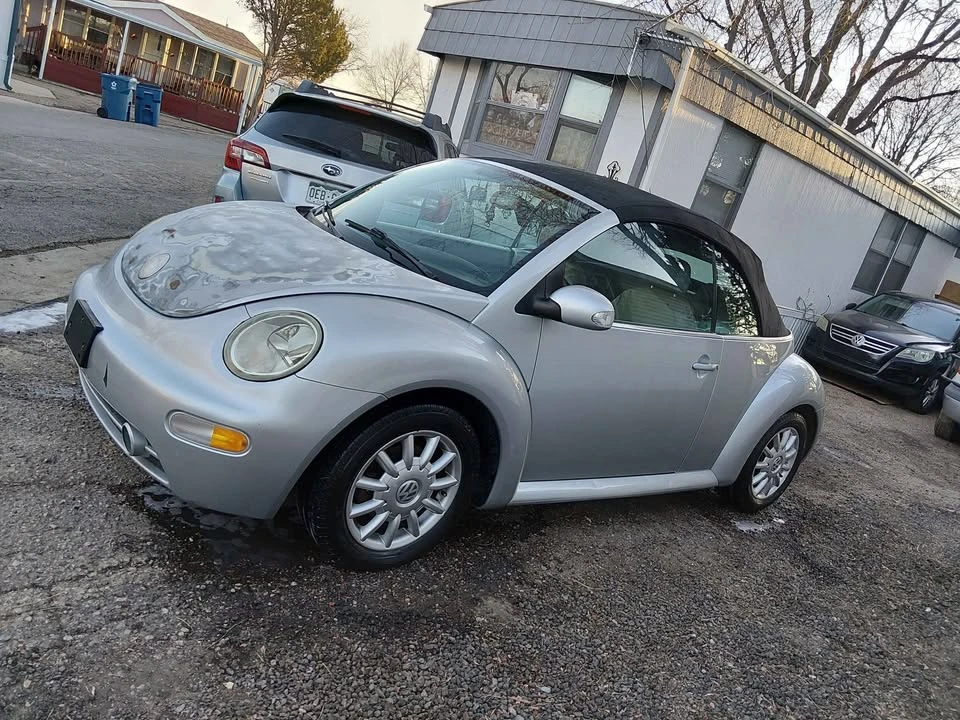 2004 Volkswagen New Beetle - Image 2 of 3
