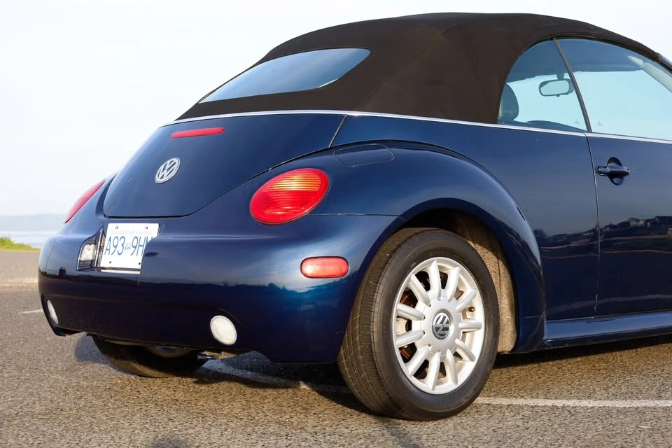 2004 Volkswagen New Beetle - Image 3 of 17