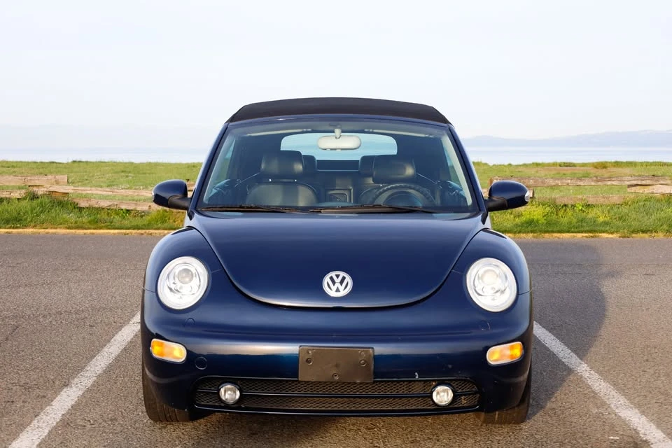 2004 Volkswagen New Beetle - Image 2 of 17