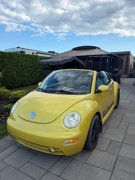 2004 Volkswagen New Beetle - Image 2 of 12