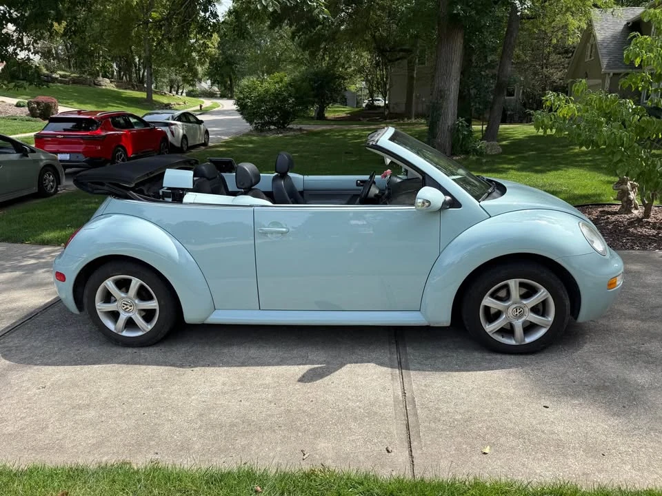 2004 Volkswagen New Beetle - Image 2 of 7