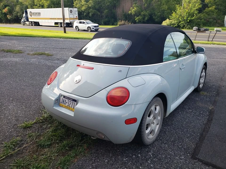 2004 Volkswagen New Beetle - Image 2 of 5