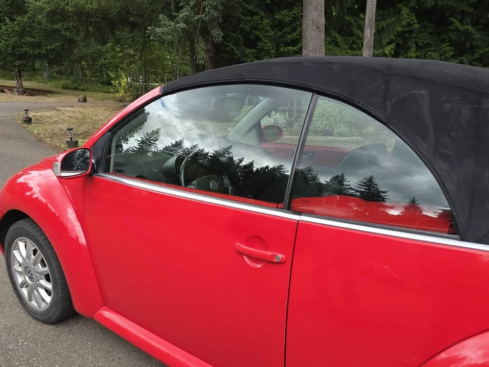 2004 Volkswagen New Beetle - Image 9 of 16