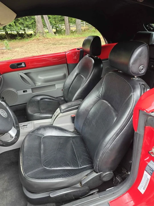 2004 Volkswagen New Beetle - Image 6 of 16
