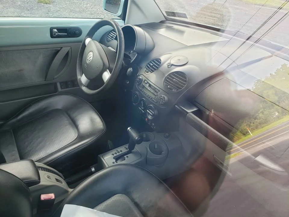 2004 Volkswagen New Beetle - Image 4 of 5