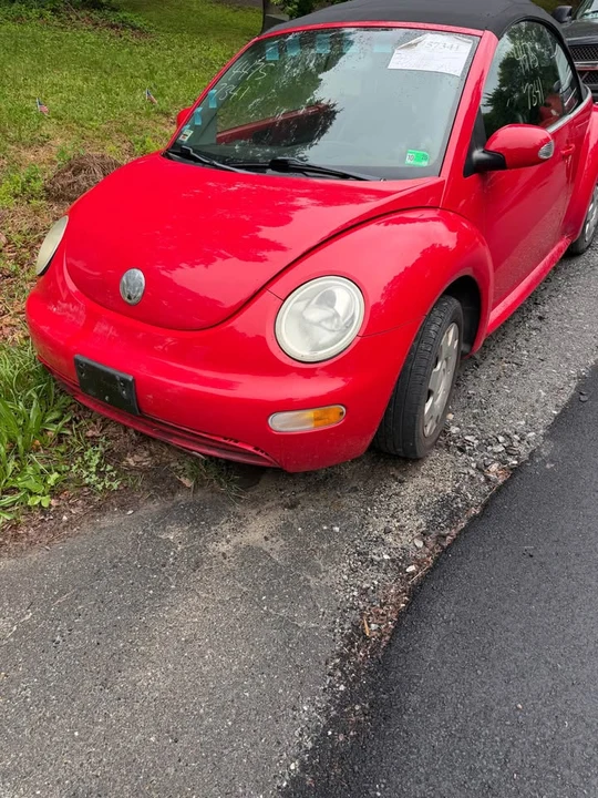 2004 Volkswagen New Beetle - Image 2 of 3