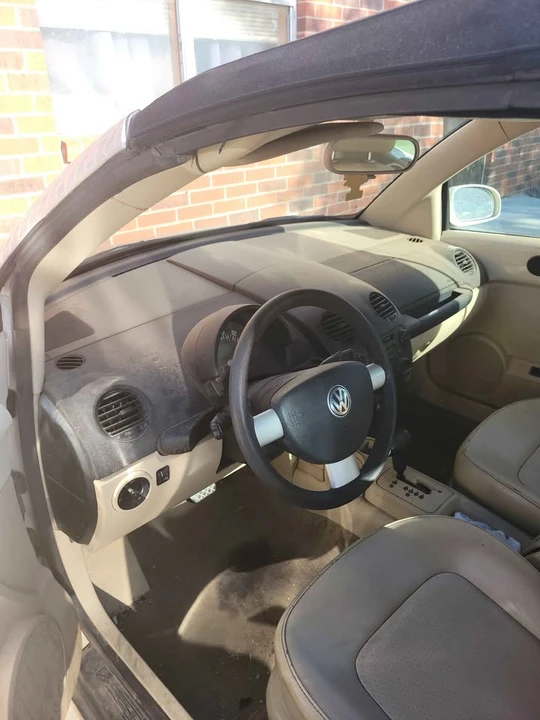 2004 Volkswagen New Beetle - Image 11 of 11
