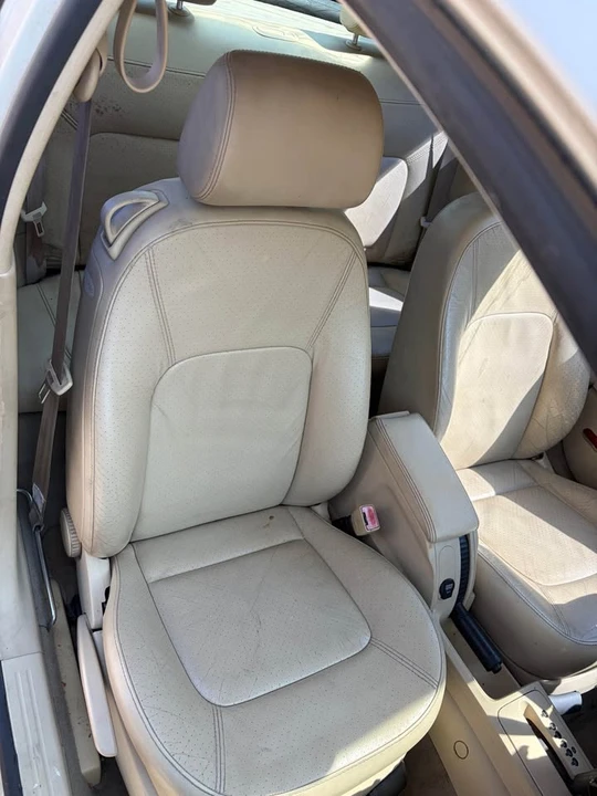 2004 Volkswagen New Beetle - Image 10 of 13