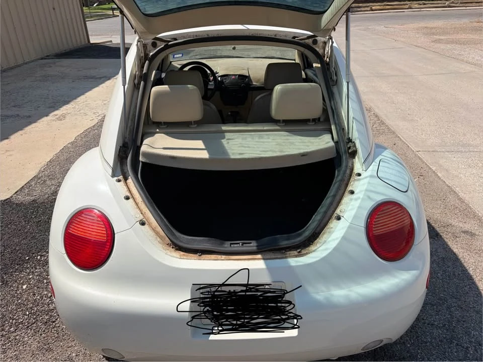 2004 Volkswagen New Beetle - Image 12 of 13